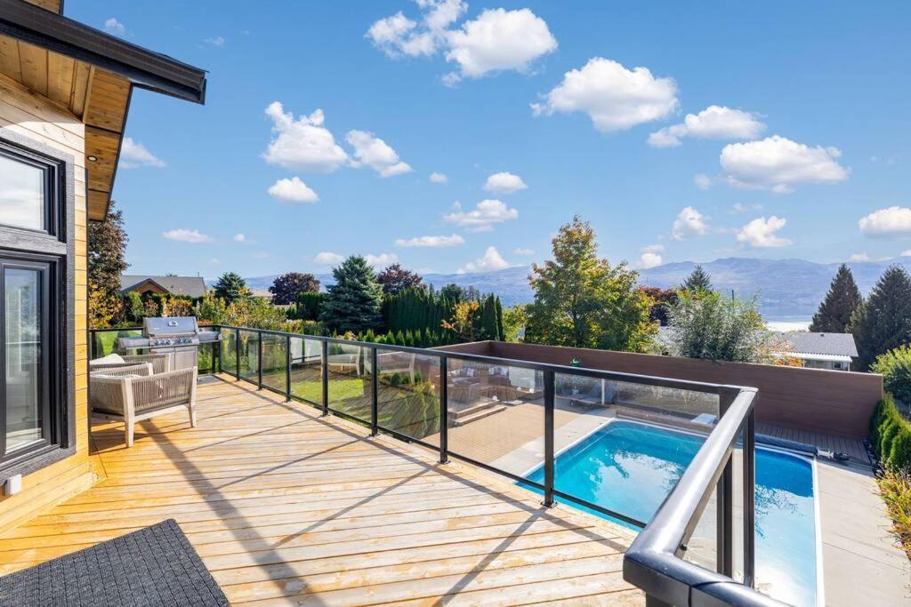 Luxurious 5 Bedroom House With Pool & Sauna West Kelowna Exterior foto