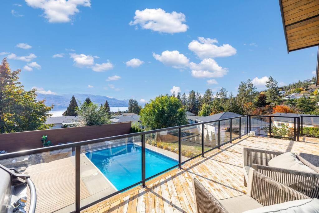 Luxurious 5 Bedroom House With Pool & Sauna West Kelowna Exterior foto