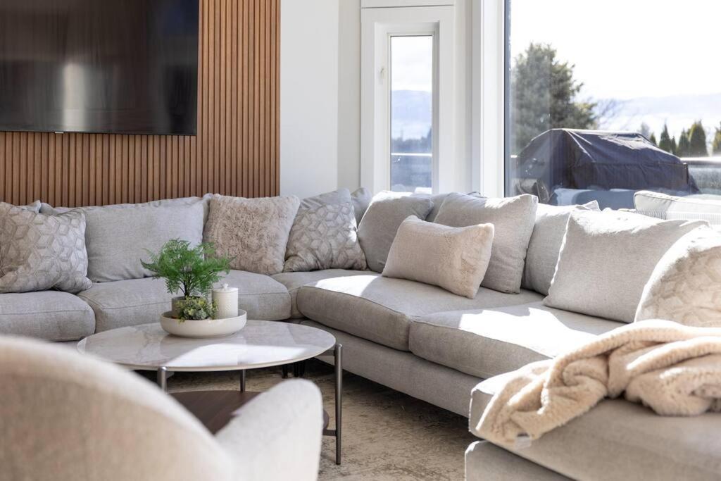 Luxurious 5 Bedroom House With Pool & Sauna West Kelowna Exterior foto